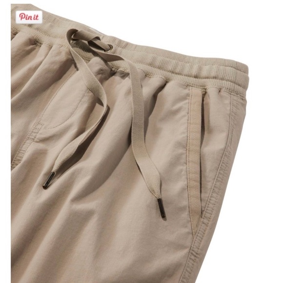 L.L. Bean Women's Stretch Ripstop Pull-On Navy Capris, Slim leg - Picture 4 of 9